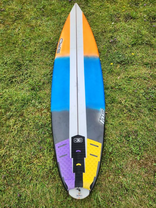 Prancha de Surf SPO 5'8" 22 lts – Pronta a Ir para Água