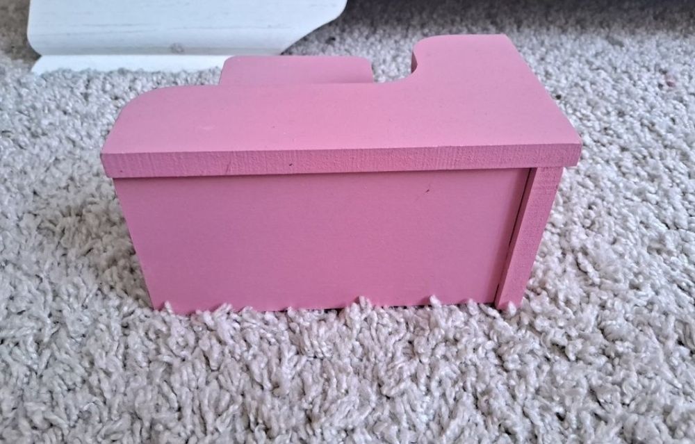 Деревянная мебель в дом для Барби.Стол и стул