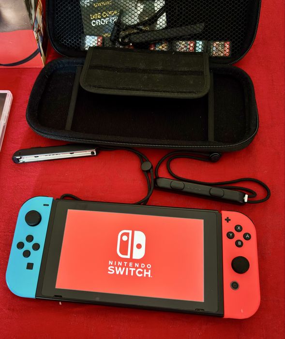 Nintendo Switch com jogos + cartão de 256gb