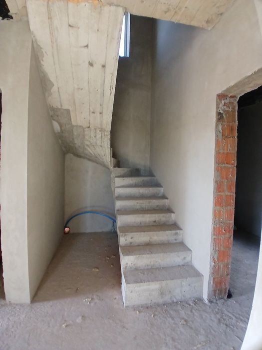 Продається 2поверховий будинок в Годилові