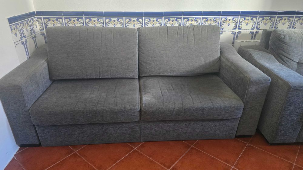 Vendo conjunto de sofá e cadeirão