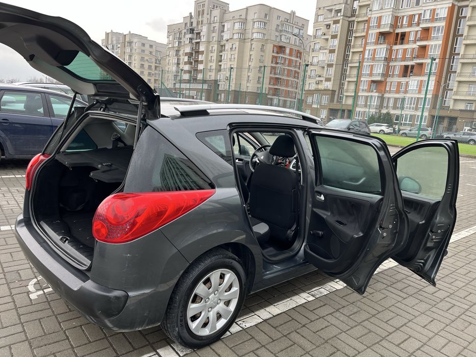 Продаю авто Peugeot 207