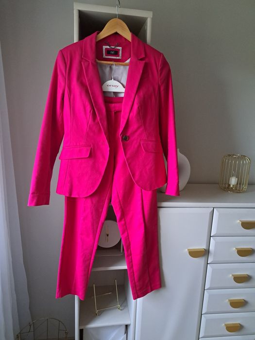 Kostium elegancki garnitur damski różowy