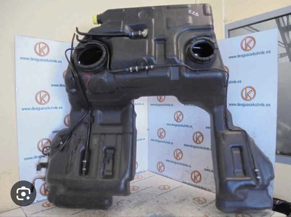 Бензо-бак Ауді А8 Д2 4.2