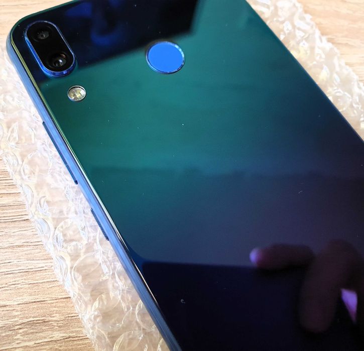Продам телефон Lenovo Z5.