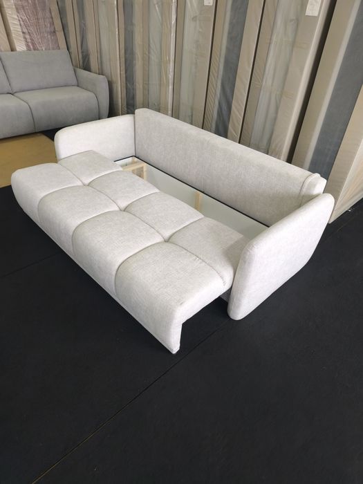 Elegancka sofa 3-osobowa - nowoczesny styl