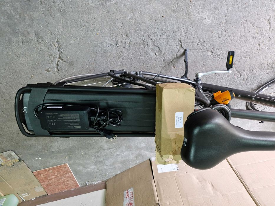 Rower elektryczny nie używany zakupiony w Decathlon.