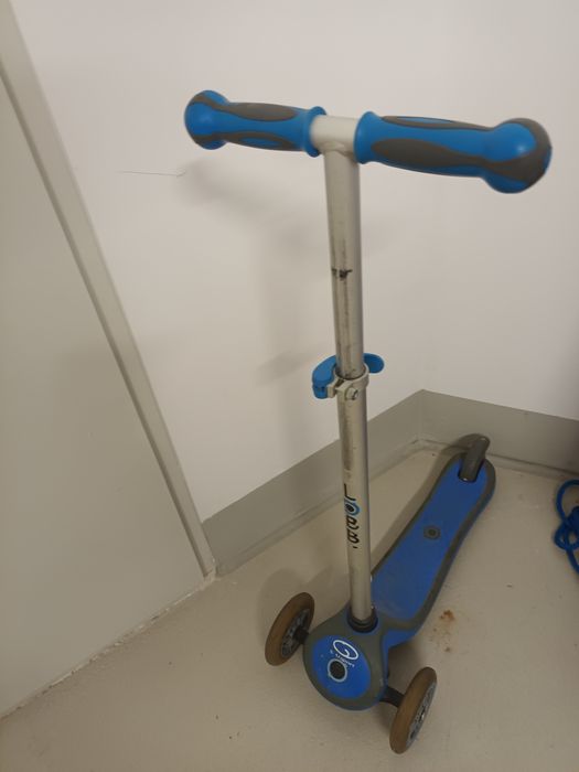 Hulajnoga globber trzykołowa używana