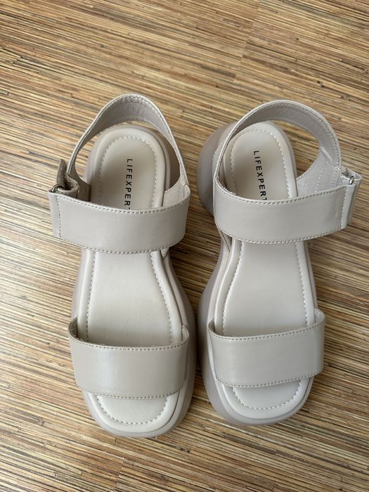 Шкіряні жіночі босоніжки