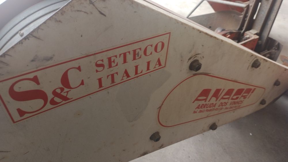 Gadanheira marca Anagri,de pente duplo .