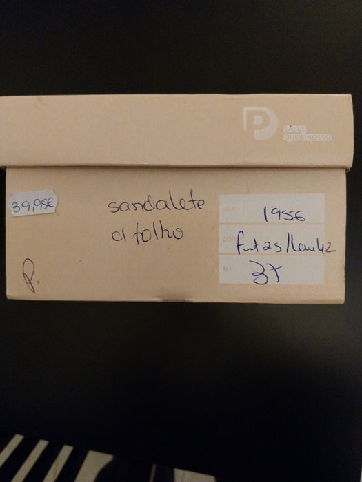 Sandálias com folho prateadas 37