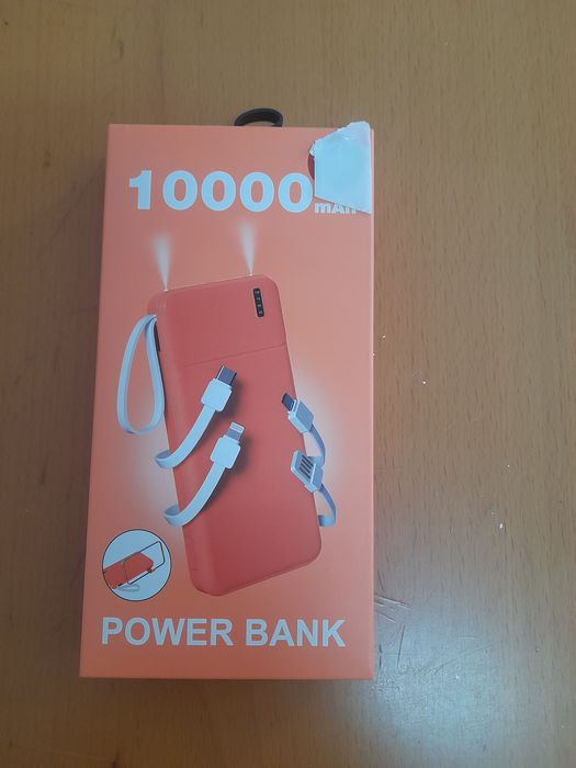 Power Bank que dá para carregar 4 telemóveis ao mesmo tempo novo ainda embalado.