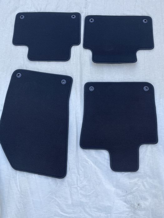 Tapetes originais Volvo V60 2018 em diante | R Design Preto