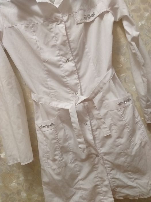 Білий халат медичний