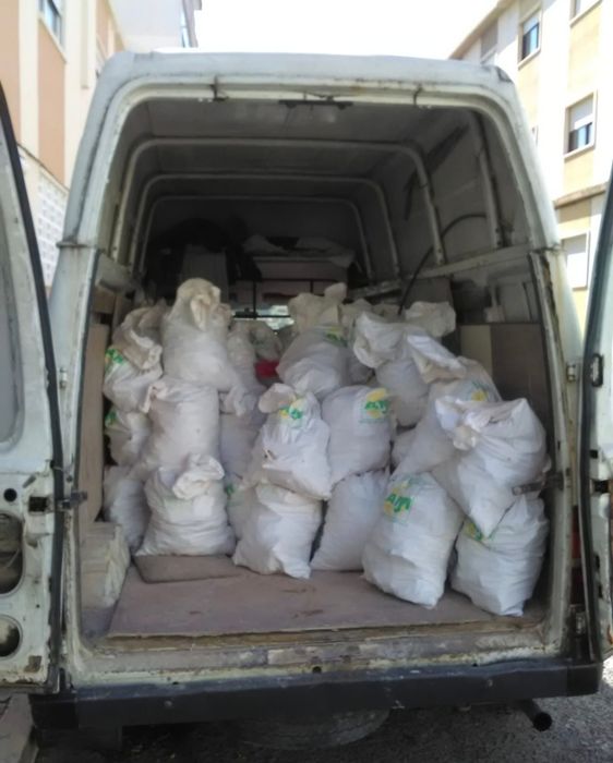 CARRINHAS para todo o tipo de serviços com ou sem ajudantes