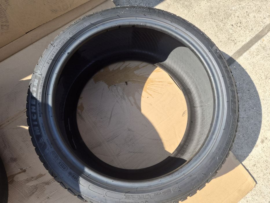 Komplet opon Michelin Crossclimate ² 275/35 R19 (2024r)