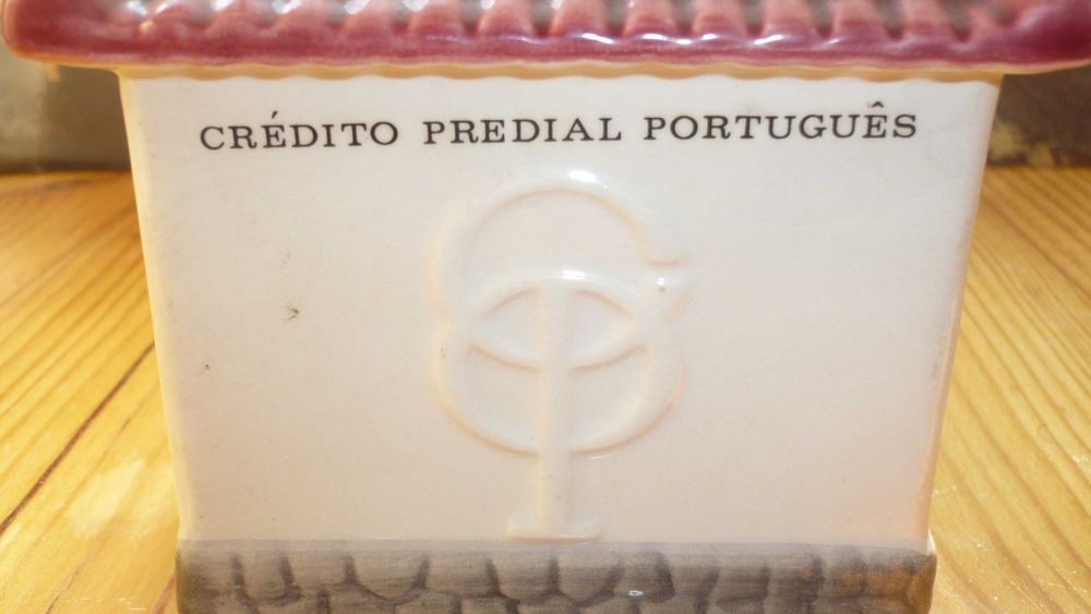 Mealheiro Secla "Casinha"- Antigo