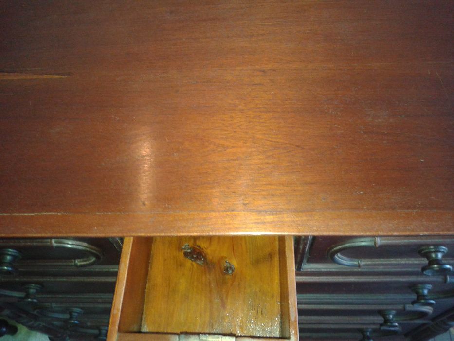 Comoda antiga Cerejeira