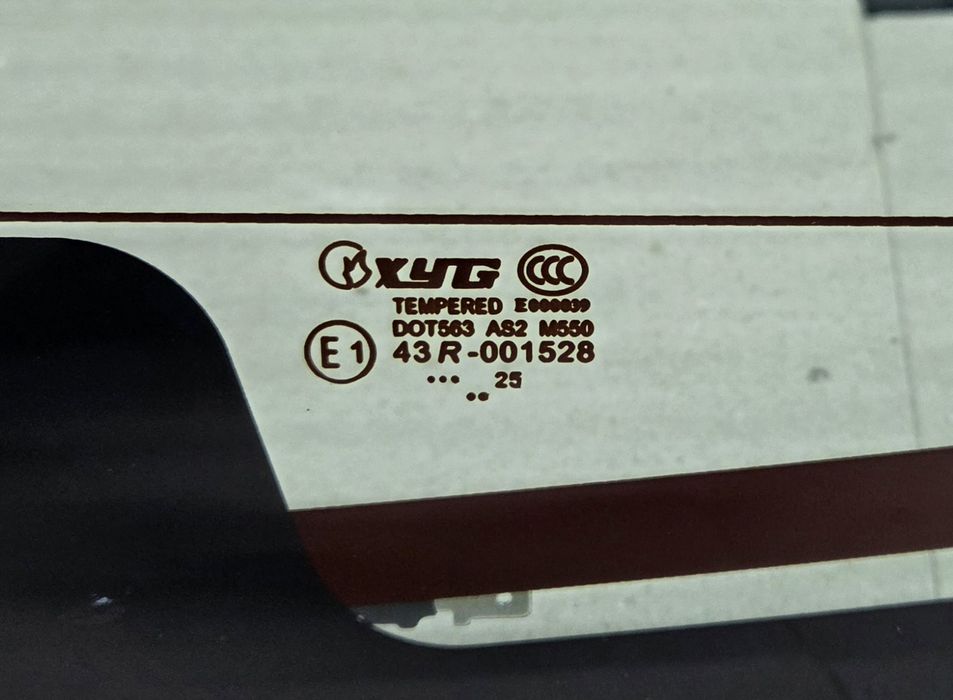 Скло ляди кришки багажника Hyundai Tucson JM Хюндай Туксон 2004-2010