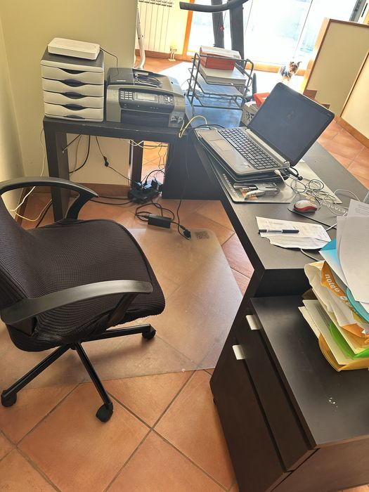 Secretaria Ikea preta