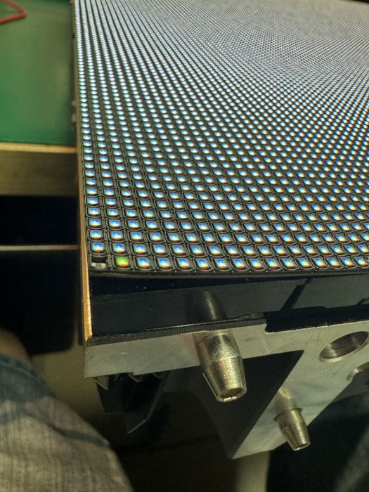 Serwis ekranów led pixele dioda  Unilumin Gloshine Yestech Recience