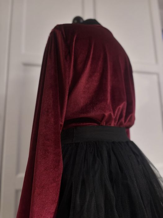 Elegancka Bordowa aksamitna bluzka z cekinowym przodem M L