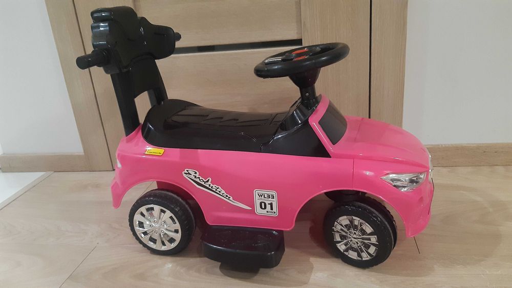 Pchacz jeździk Mercedes różowy