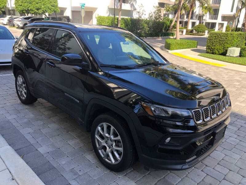 2023 Jeep Compass Latitude Lux