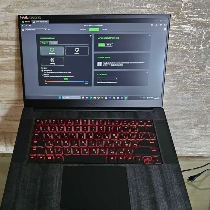 Продам геймерський ноутбук Razer Blade 15 Base