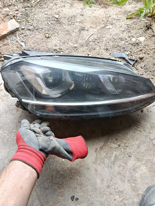 Фара  права гольф 7