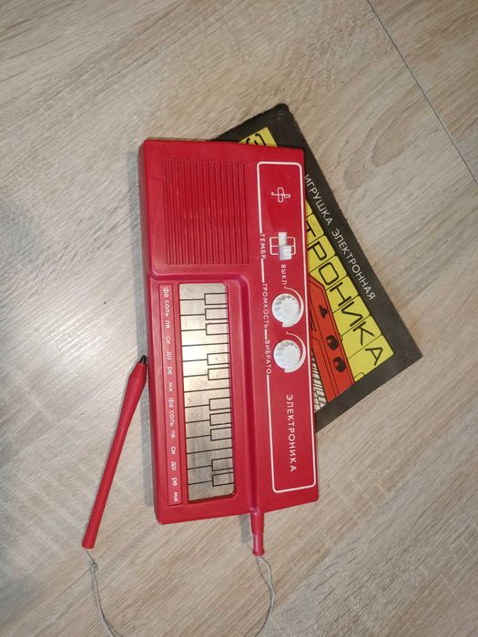 Syntezator stylofon zabawka muzyczna ZSRR Elektronika