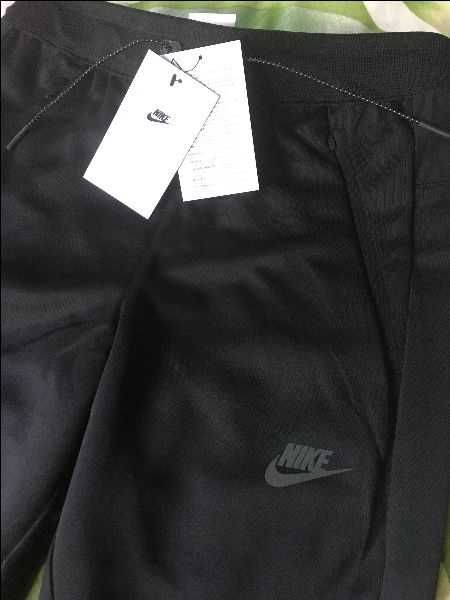 NOWE Spodnie Nike Air Max