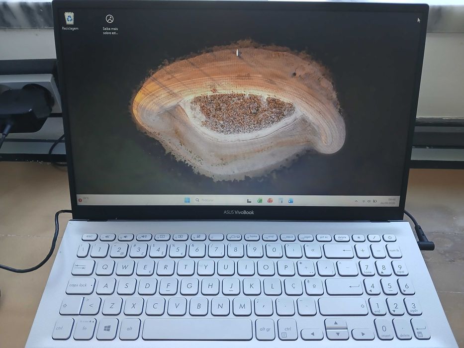 ASUS VivoBook 15,6" Ryzen 5 | 6GB RAM | 256GB SSD | Carregador + Sleeve
