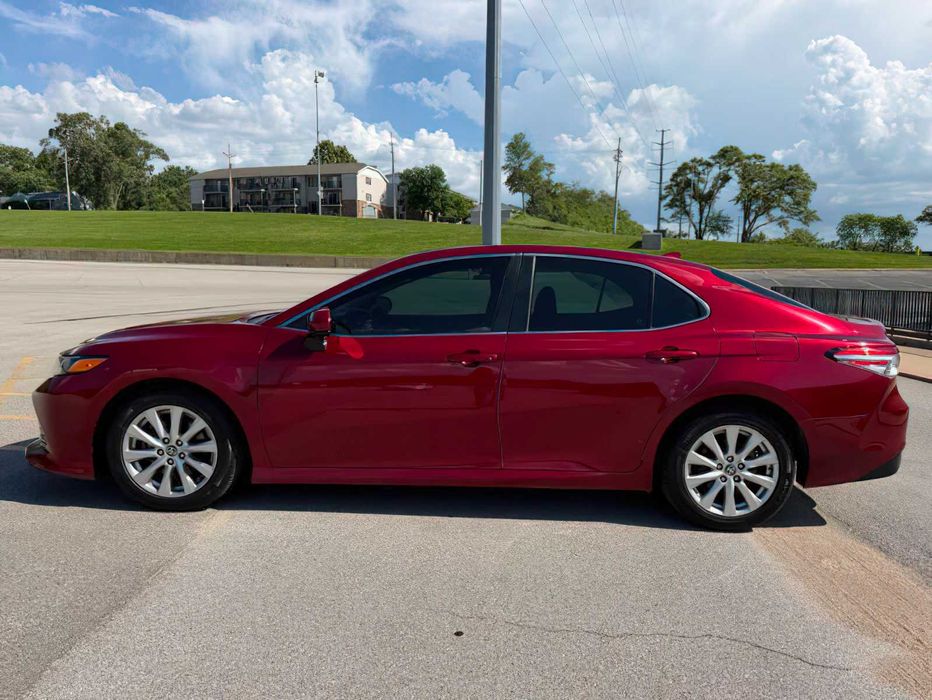 Toyota Camry Xle      2020