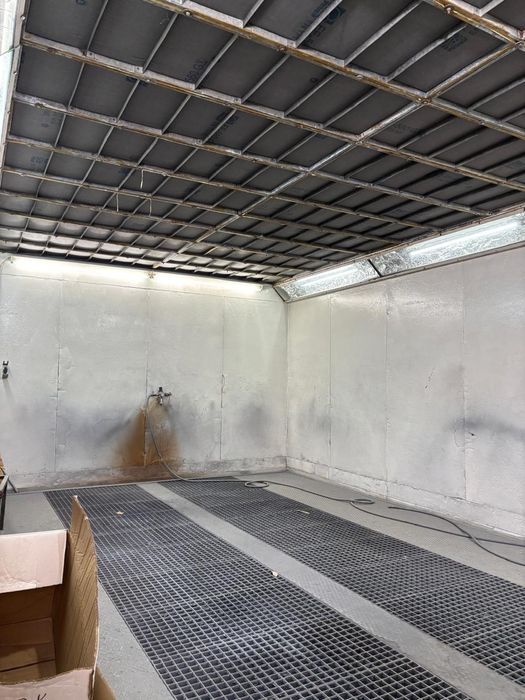 Estufa e cortina de pintura