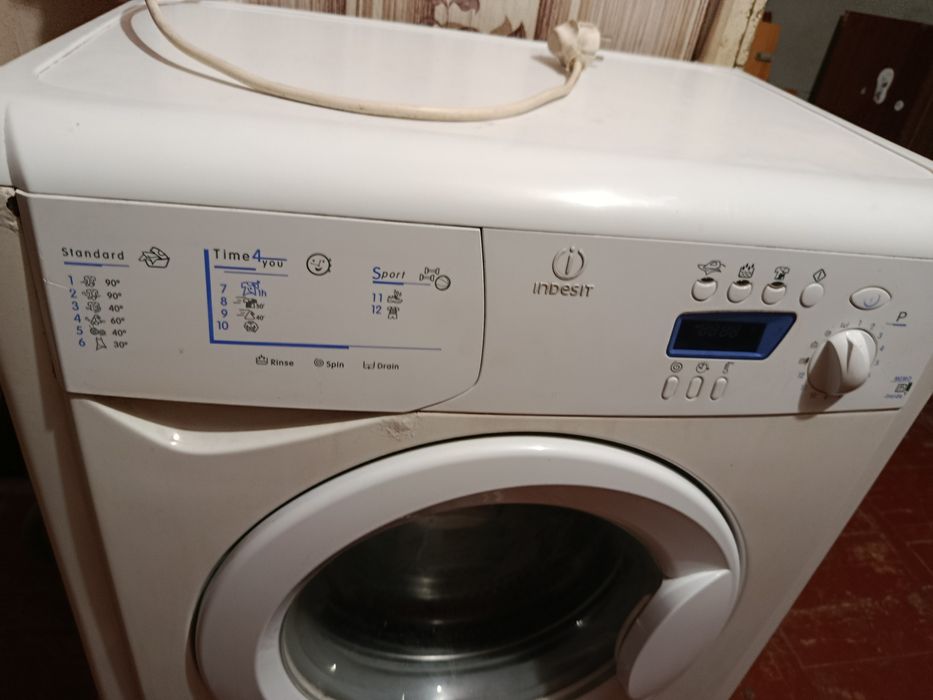 Стиральная машина indesit 107