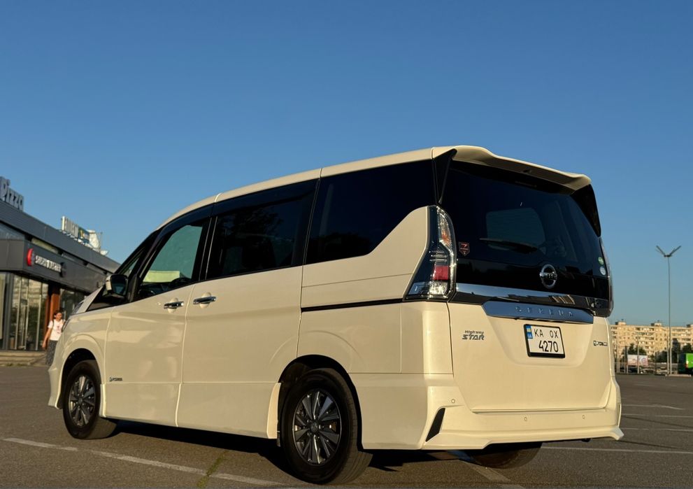 Продам Nissan serena