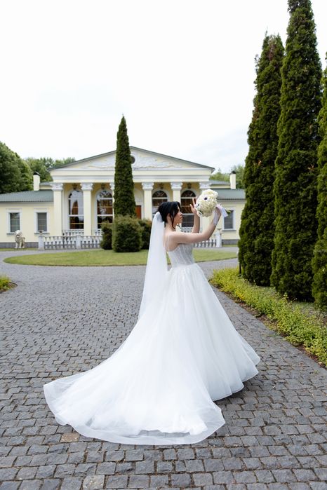 Весільня сукня.