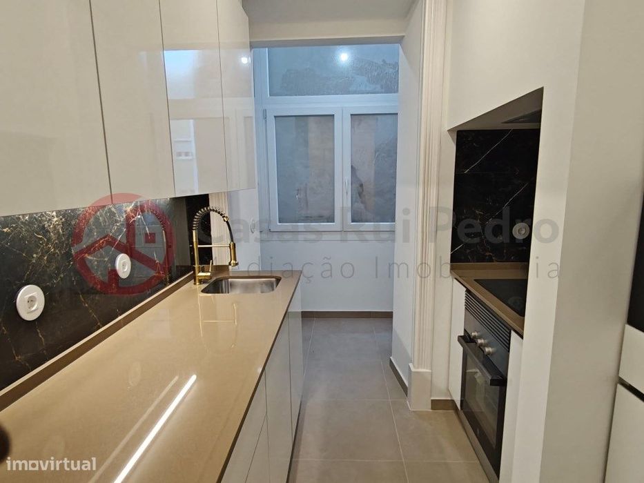 Apartamento T3 totalmente remodelado na Penha de França em Lisboa