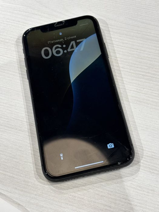 Продам айфон 11.