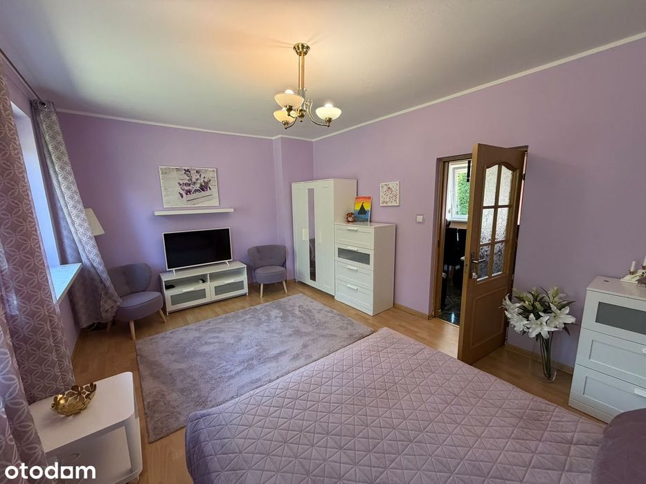 Wolnostojący dom z garażem w spokojnej okolicy z dużą działką 1430m2