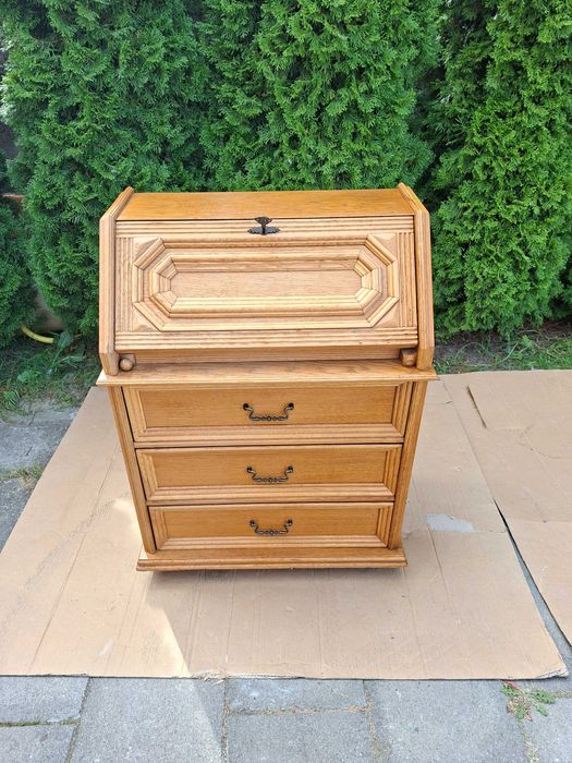 Sekretarzyk jasny orzech