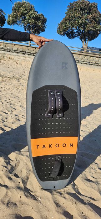 Lote de 8 pranchas (Surf, Kitesurf, Windsurf) + Acessório