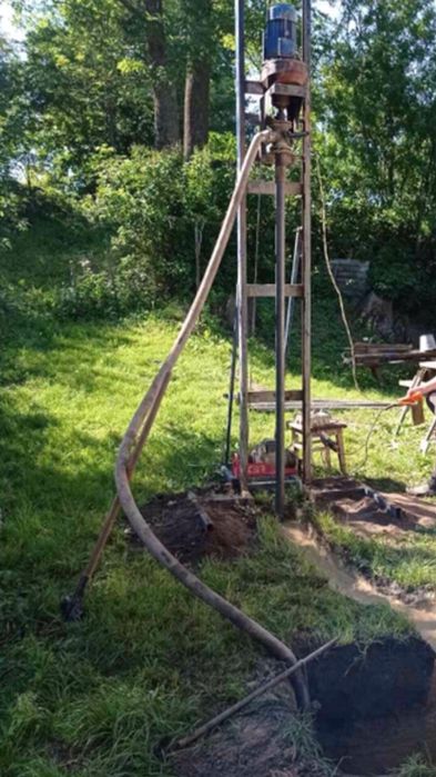 Буріння Свердловин свердловин на воду малогабаритною установкою