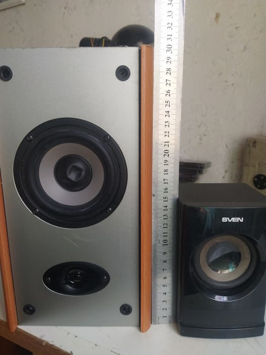 Музыкальные колонки.