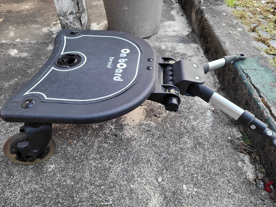 Plataforma universal com assento para carrinho de bebé