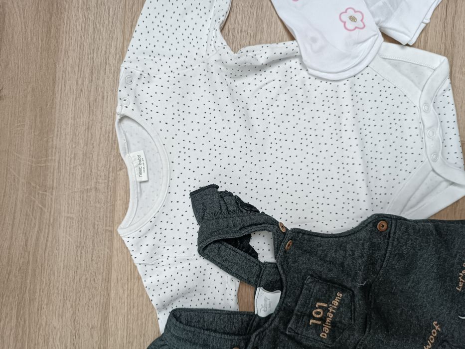 Cena za całość Sukienka Disney+body NEXT+nowe rajstopy