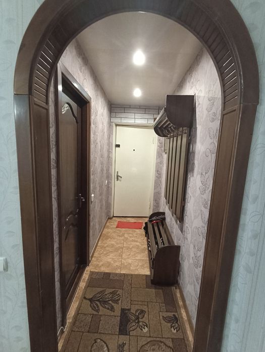 2к.  Цегляний будинок. Не торцева.