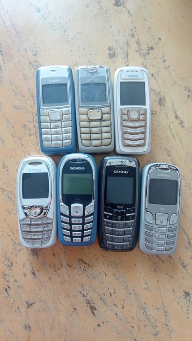 Обміняю лот мобільних телефонів.