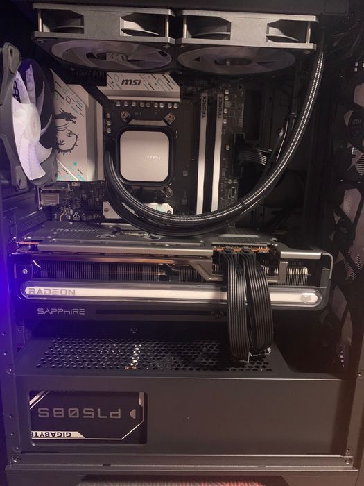 Computador Gaming NOVO, Ryzen 7 9700X + RX 7800XT